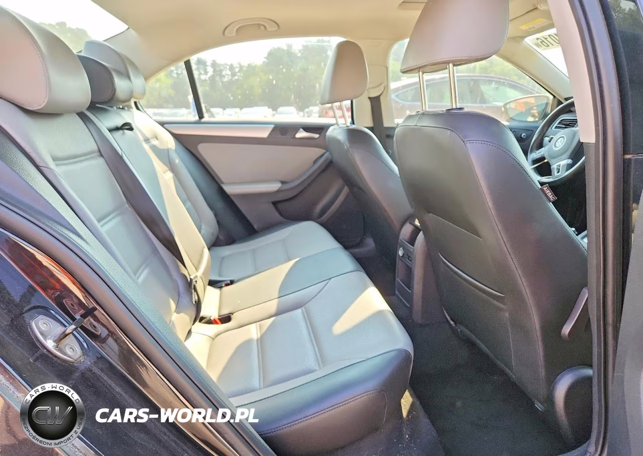 2013 Volkswagen Jetta Hybrid VIN:3VW637AJ8DM226031 - 10