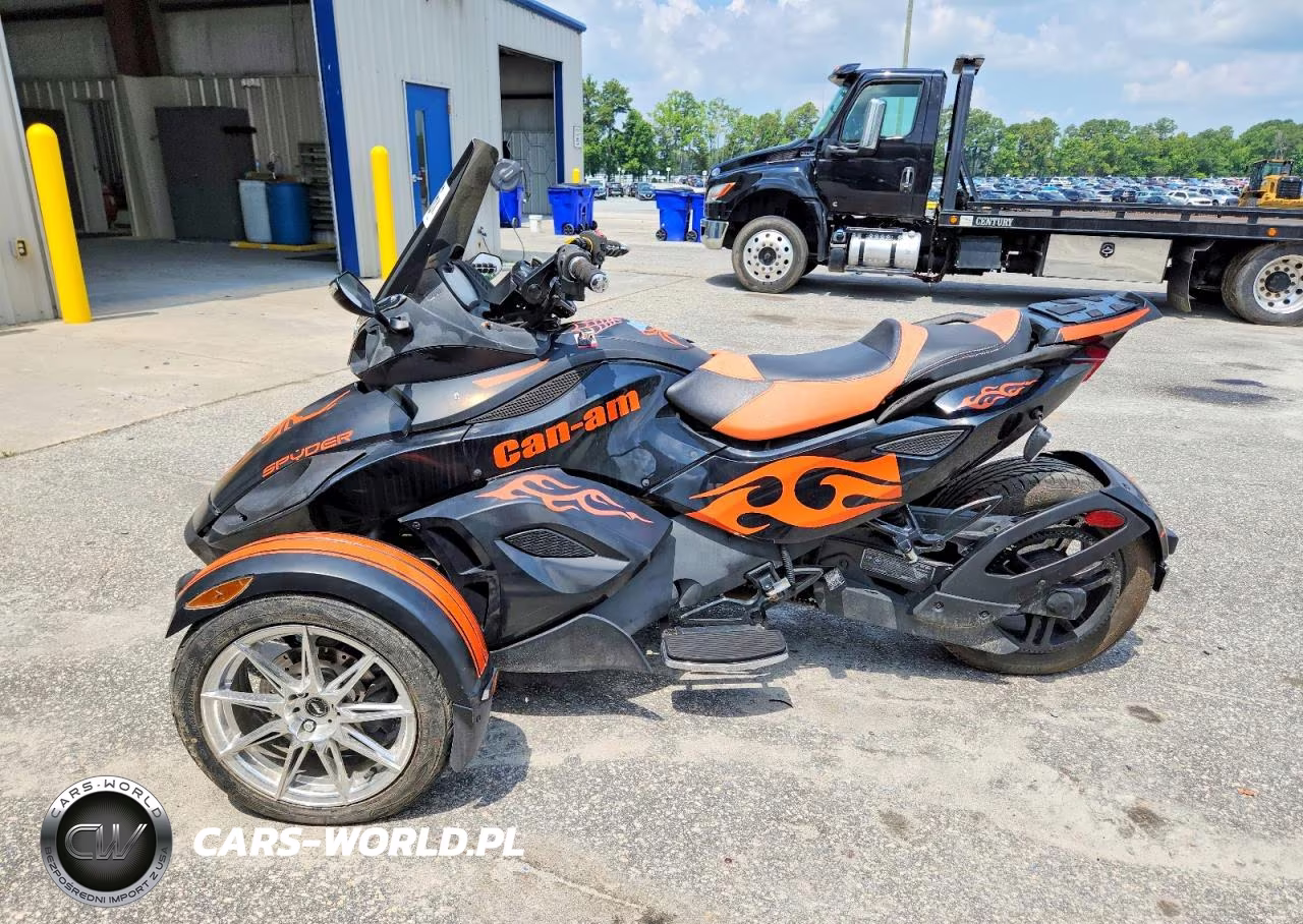 2010 Can-Am Spyder Roadster Rs VIN:2BXJAWA1XAV000078 - 3