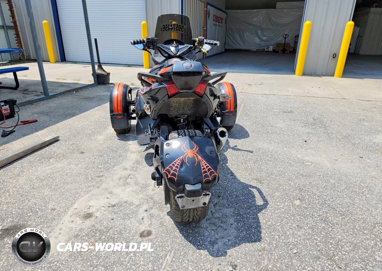 2010 Can-Am Spyder Roadster Rs VIN:2BXJAWA1XAV000078 - 4