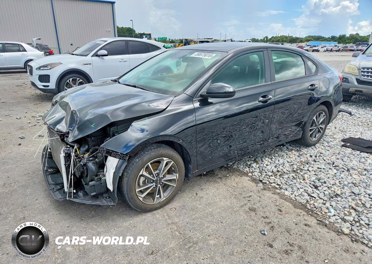 2024 Kia Forte Lxs – zdjęcie 1 z 13