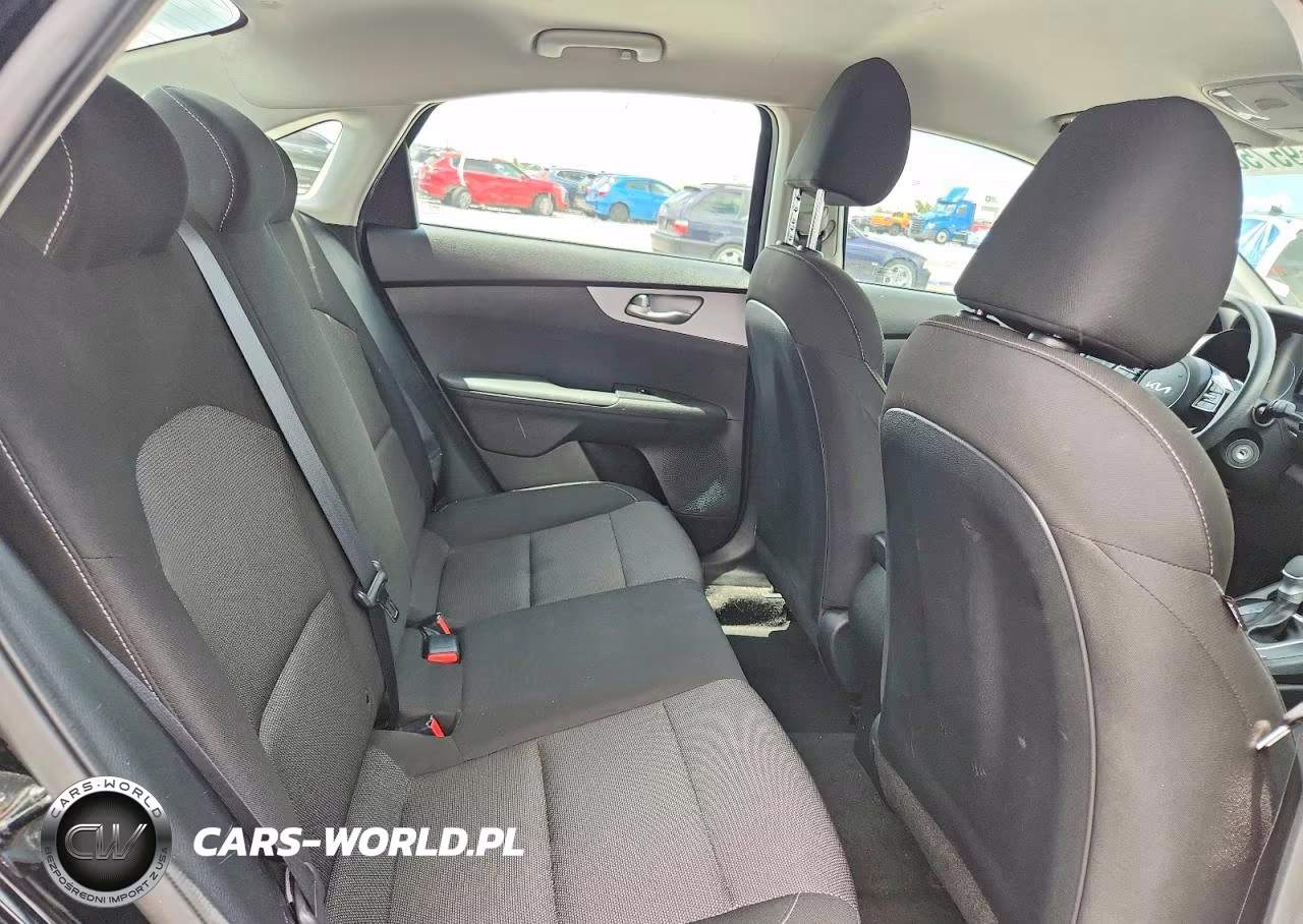 2024 Kia Forte Lxs VIN:3KPF24AD7RE705752 - 10