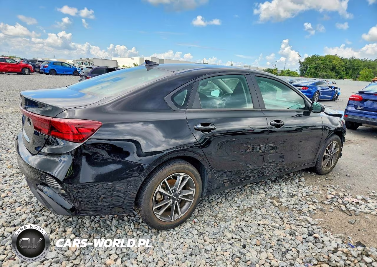 2024 Kia Forte Lxs VIN:3KPF24AD7RE705752 - 3