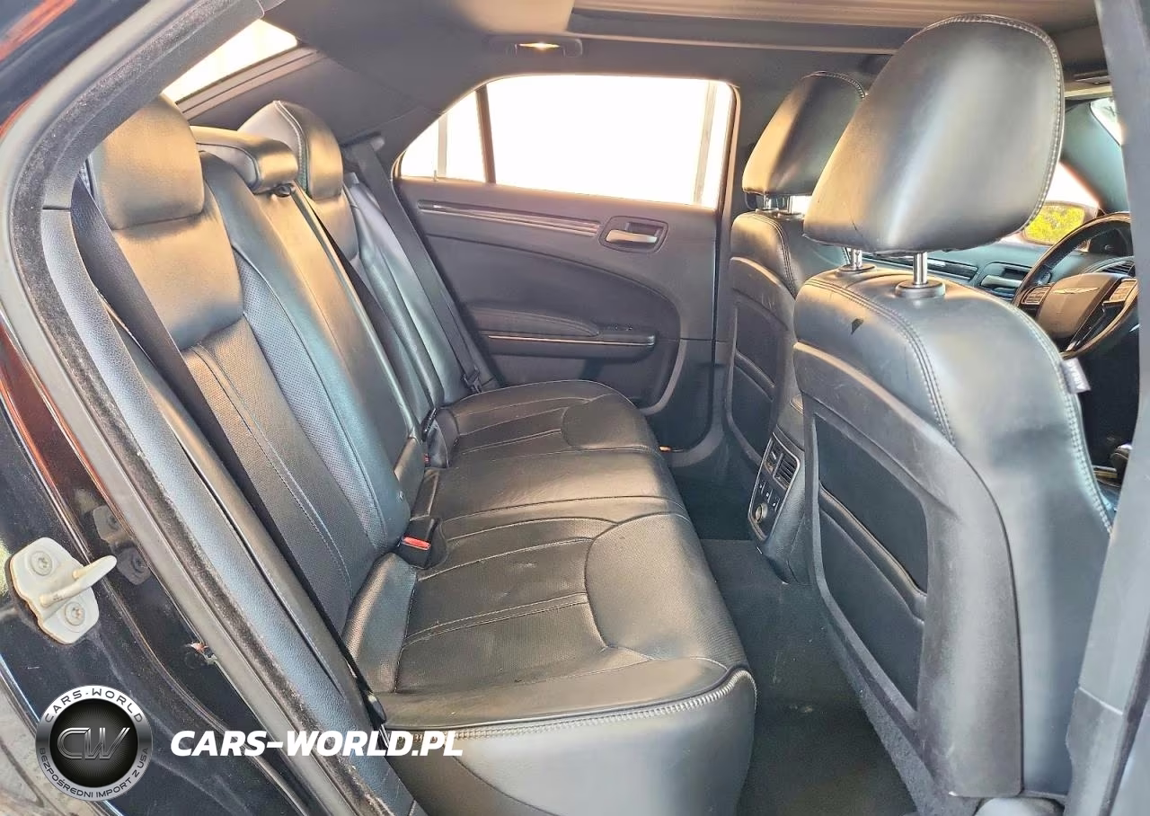 2013 Chrysler 300C Varvatos VIN:2C3CCADG2DH741158 - 10