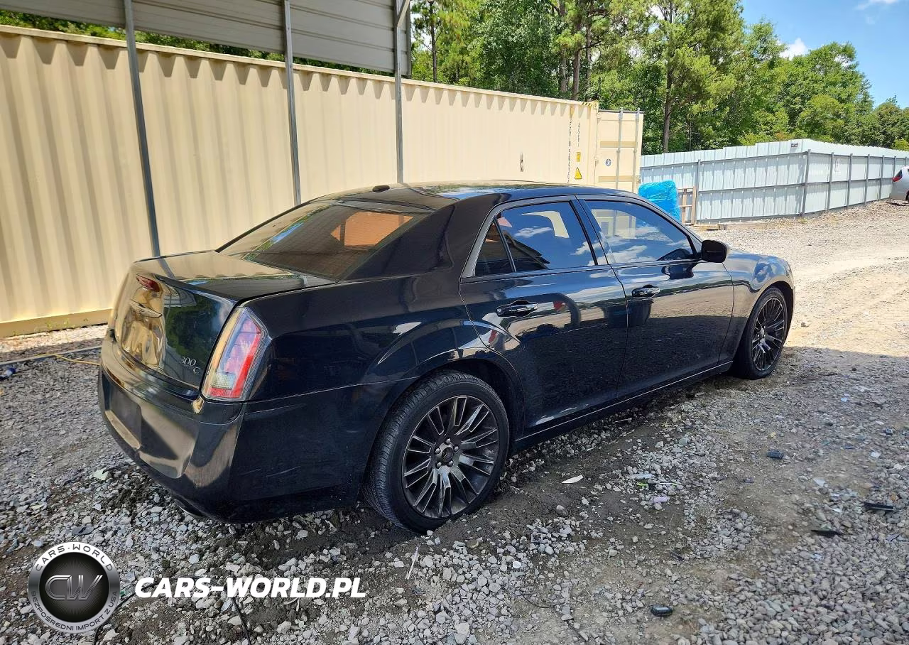 2013 Chrysler 300C Varvatos VIN:2C3CCADG2DH741158 - 3