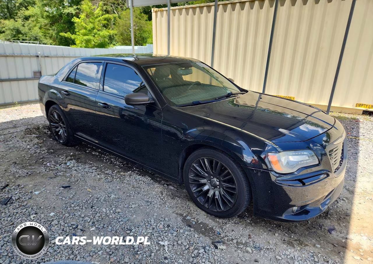 2013 Chrysler 300C Varvatos VIN:2C3CCADG2DH741158 - 4