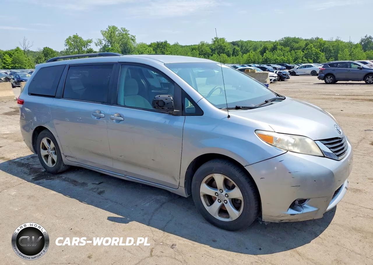 2011 Toyota Sienna Le VIN:5TDKK3DC8BS066997 - 4