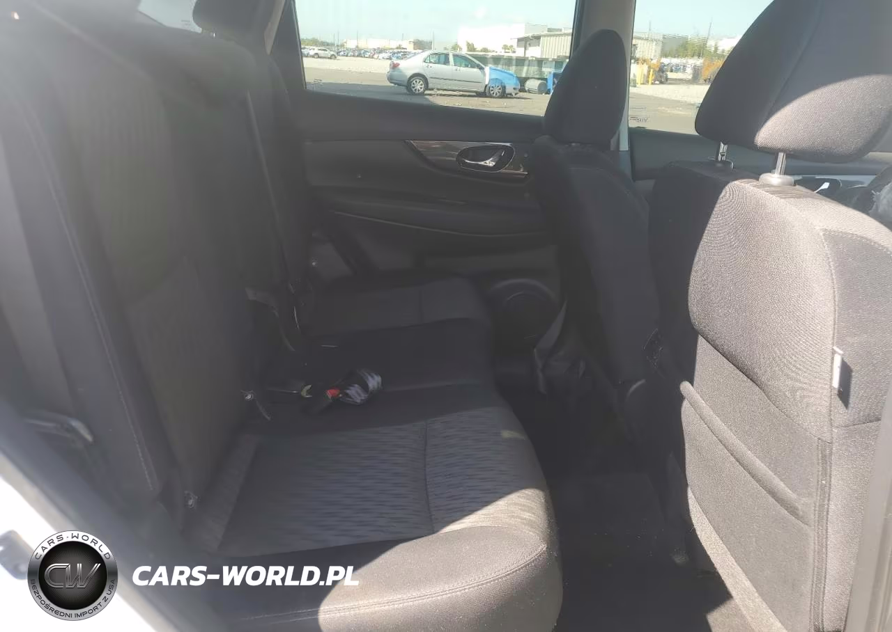 2018 Nissan Rogue S VIN:5N1AT2MT2JC710458 - 10
