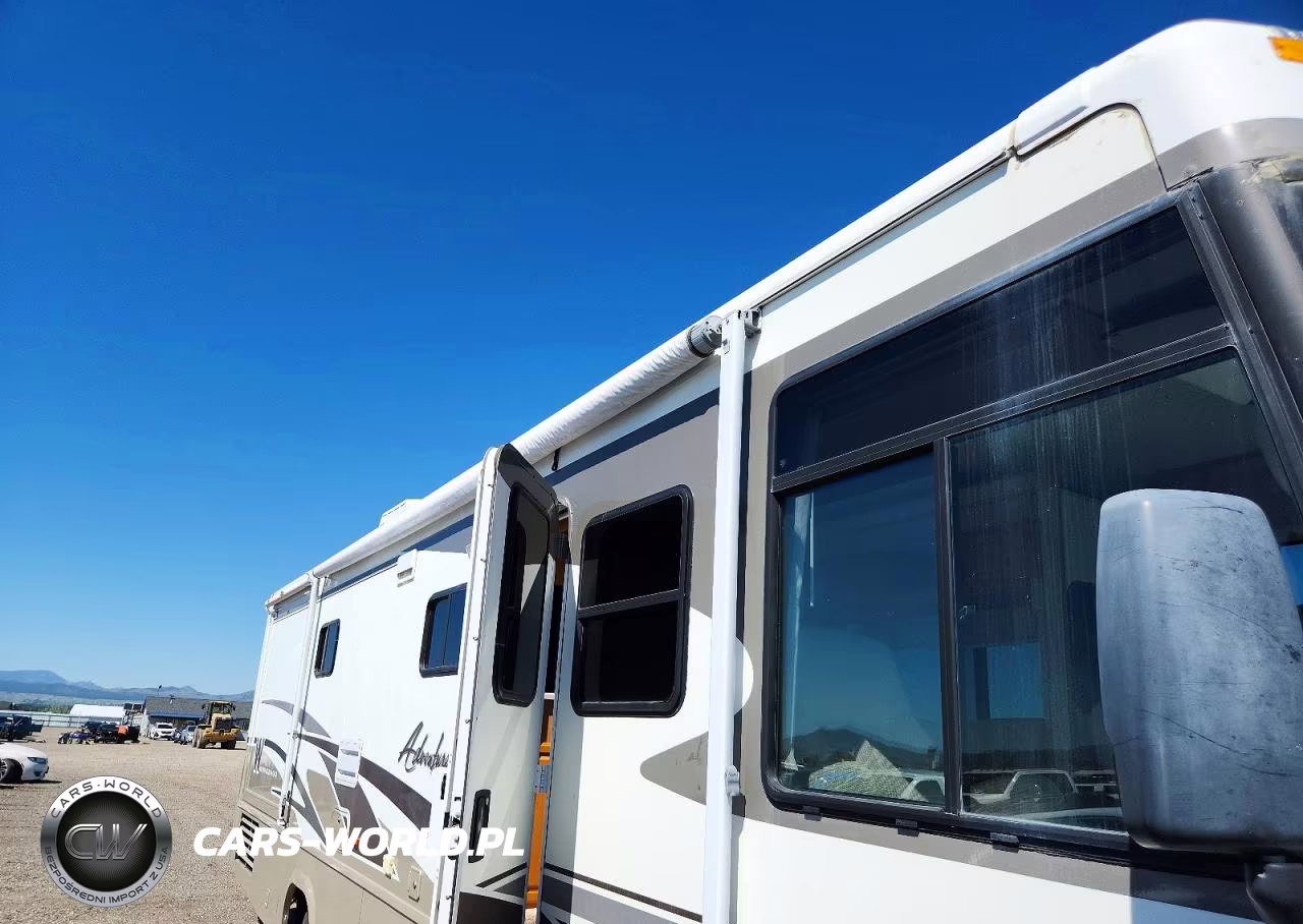 2003 Workhorse Custom Chassis Motorhome Chassis W22 VIN:5B4MP67G333359970 - 9