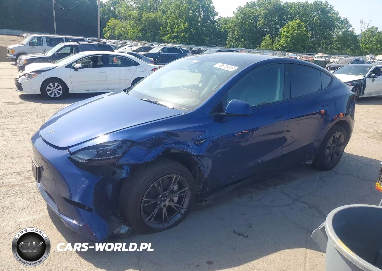 2025 Tesla Model Y – zdjęcie 1 z 13