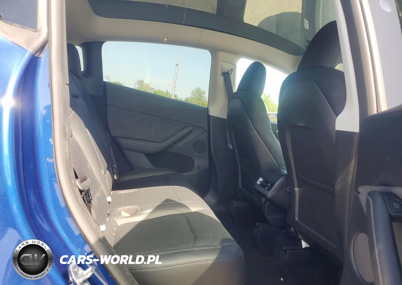 2025 Tesla Model Y VIN:7SAYGDEEXSA339749 - 11