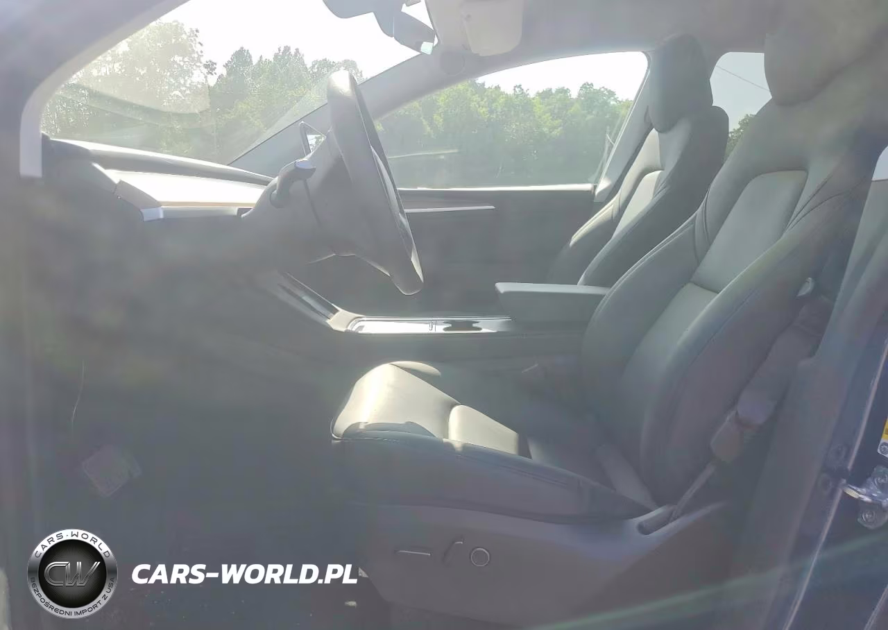 2025 Tesla Model Y VIN:7SAYGDEEXSA339749 - 7