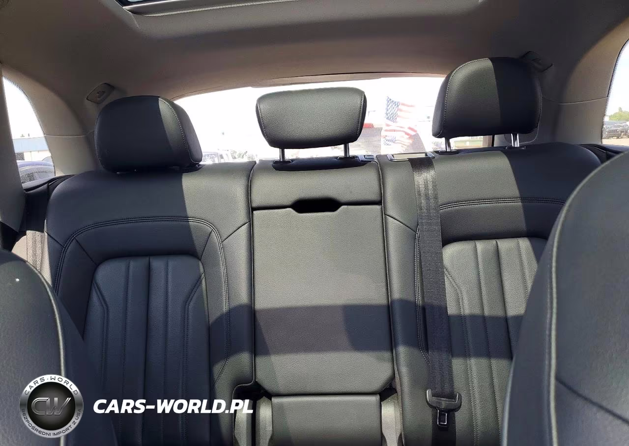 2018 Audi Q5 Premium Plus VIN:WA1BNAFY5J2149825 - 10