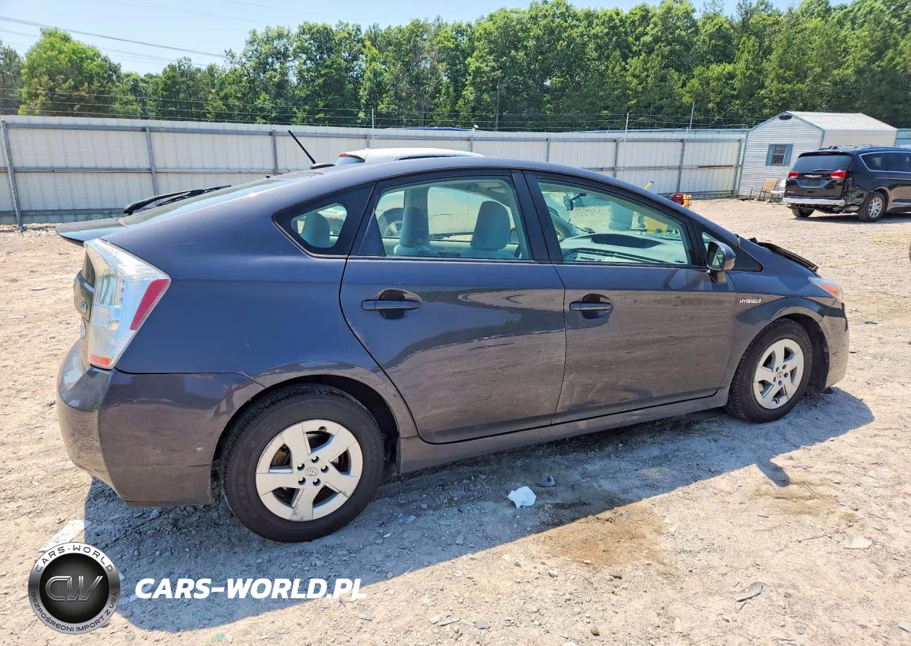 2011 Toyota Prius Two VIN:JTDKN3DU9B5353920 - 3
