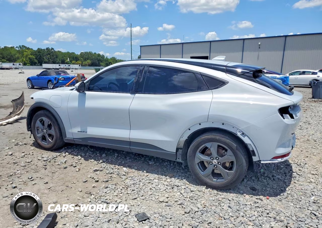 2022 Ford Mustang Mach-E Select VIN:3FMTK1RM1NMA44141 - 2