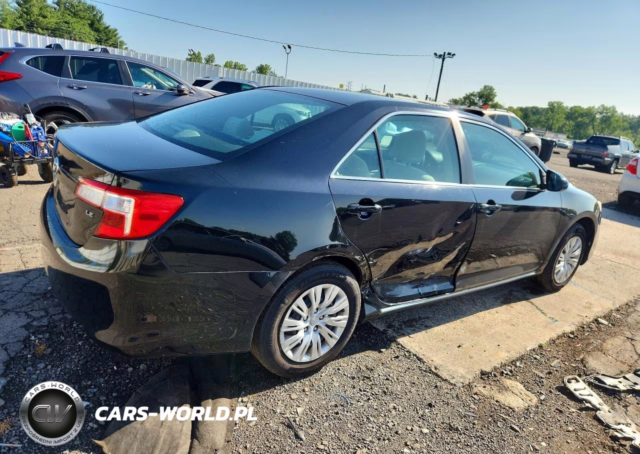 2014 Toyota Camry Le VIN:4T4BF1FK8ER352668 - 3