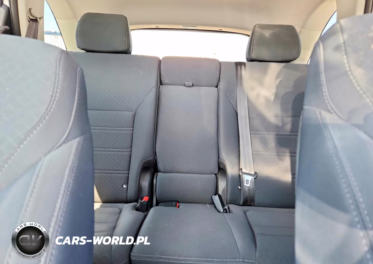 2020 Kia Sorento S VIN:5XYPG4A50LG616422 - 10
