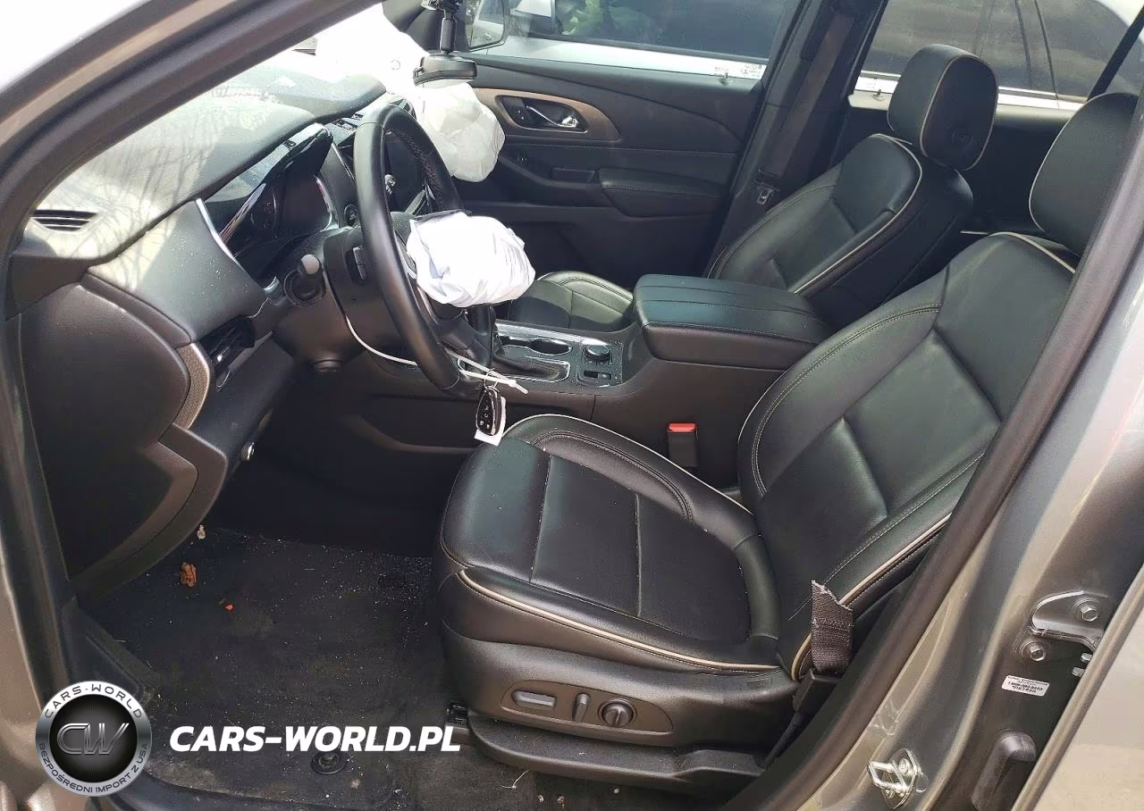 2023 Chevrolet Traverse Premier VIN:1GNEVKKW8PJ135405 - 7