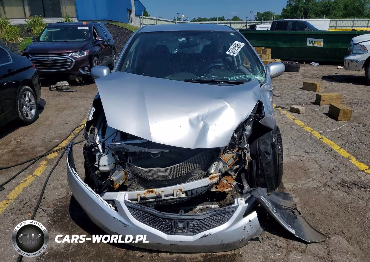 2013 Honda Fit VIN:JHMGE8G3XDC007619 - 5