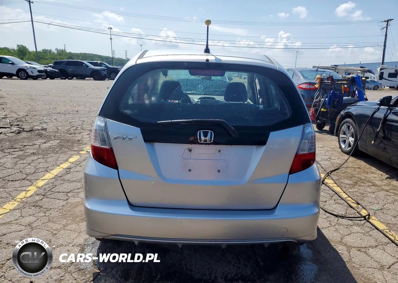 2013 Honda Fit VIN:JHMGE8G3XDC007619 - 6