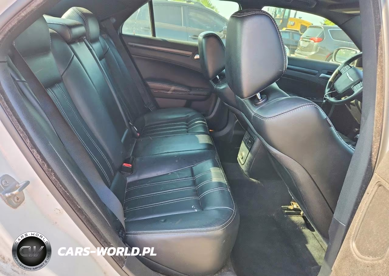 2014 Chrysler 300 S VIN:2C3CCABG8EH301563 - 10