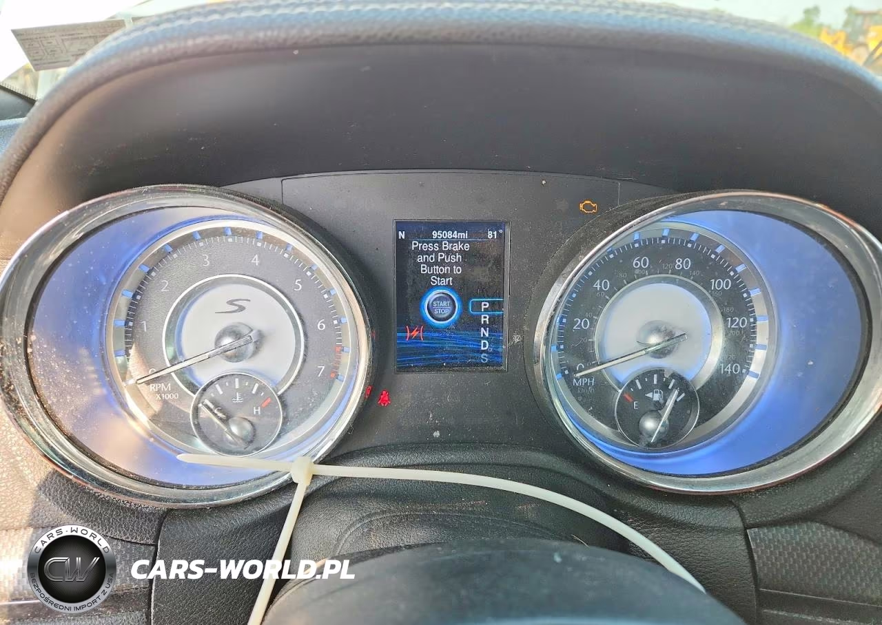 2014 Chrysler 300 S VIN:2C3CCABG8EH301563 - 9