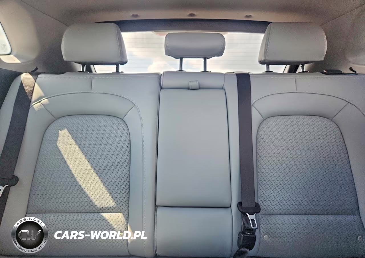 2021 Hyundai Kona Limited VIN:KM8K33A50MU711011 - 10