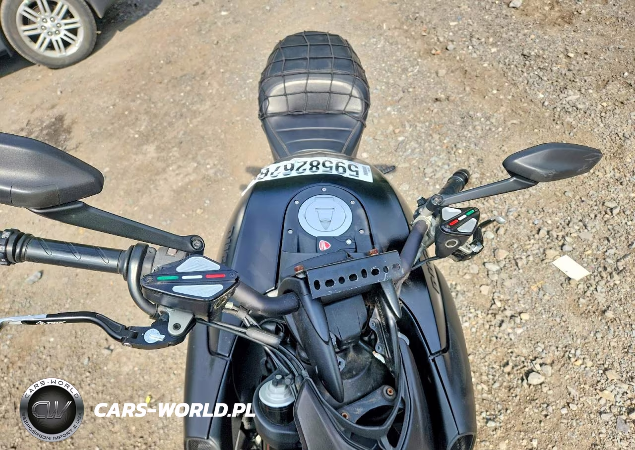 2015 Ducati Diavel VIN:ZDM13BSW7FB022099 - 5