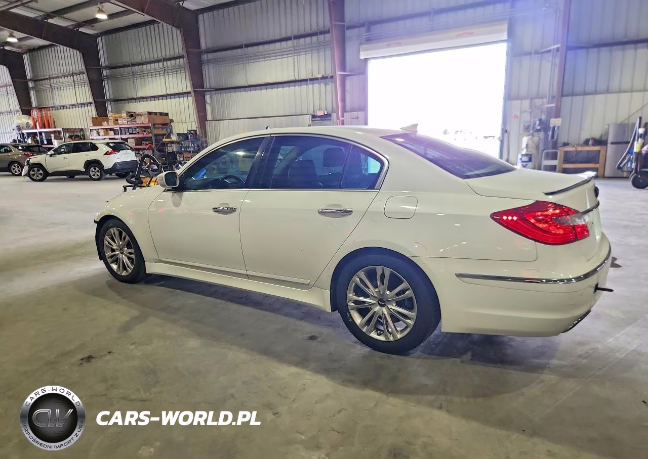 2013 Hyundai Genesis 3.8L VIN:KMHGC4DD1DU220915 - 2