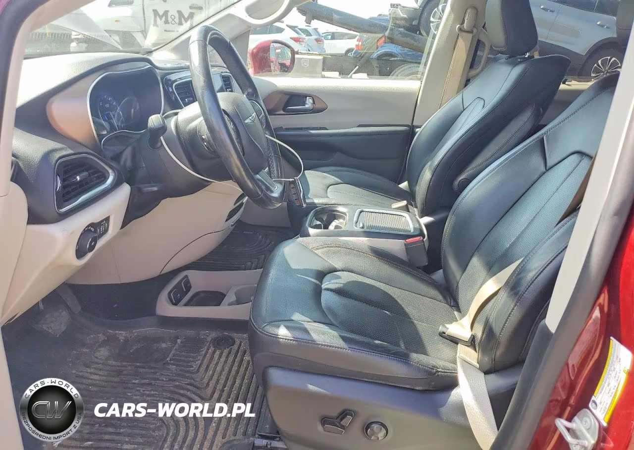 2019 Chrysler Pacifica Touring L Plus VIN:2C4RC1EG3KR722128 - 7