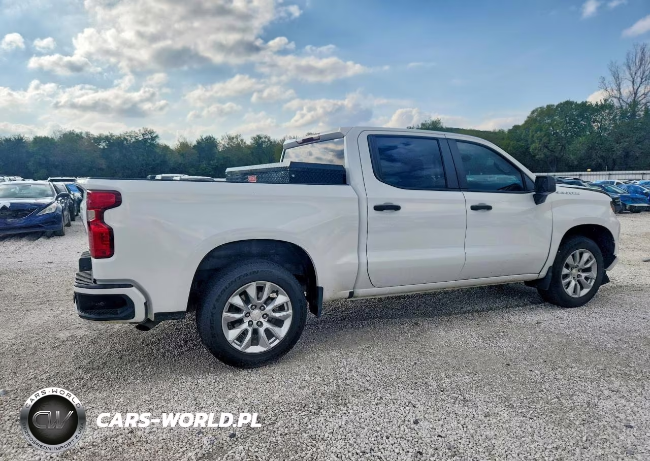 2024 Chevrolet Silverado C1500 Custom VIN:1GCPABEK2RZ165008 - 3