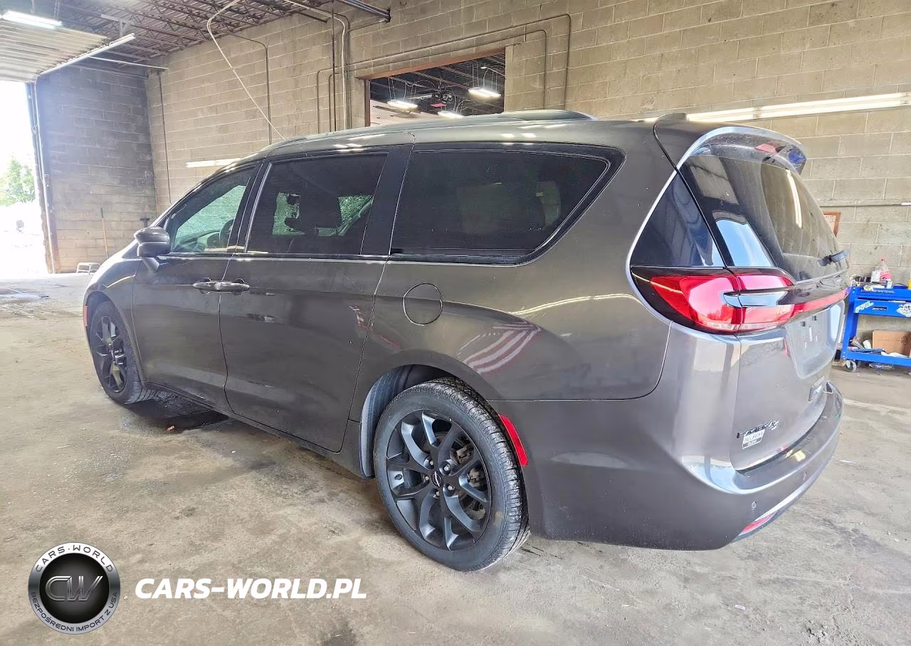 2021 Chrysler Pacifica Touring L VIN:2C4RC1BG6MR548014 - 2