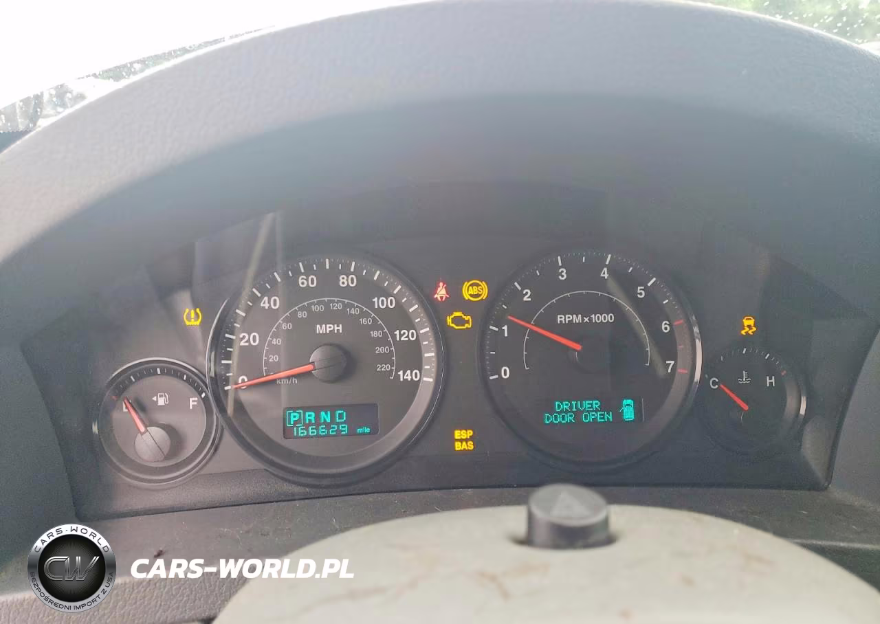 2006 Jeep Grand Cherokee Laredo VIN:1J8GR48K66C310316 - 9