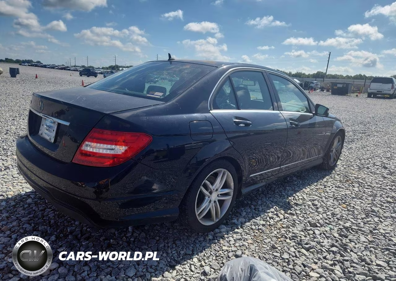 2014 Mercedes-Benz C 250 VIN:WDDGF4HB2EA937711 - 3