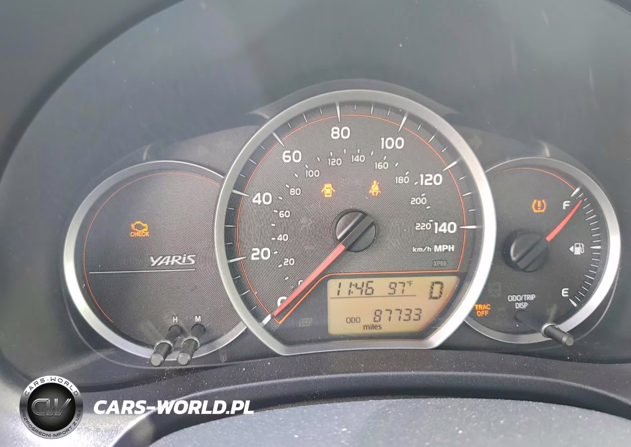 2013 Toyota Yaris 3-Door L VIN:JTDJTUD30DD556119 - 9