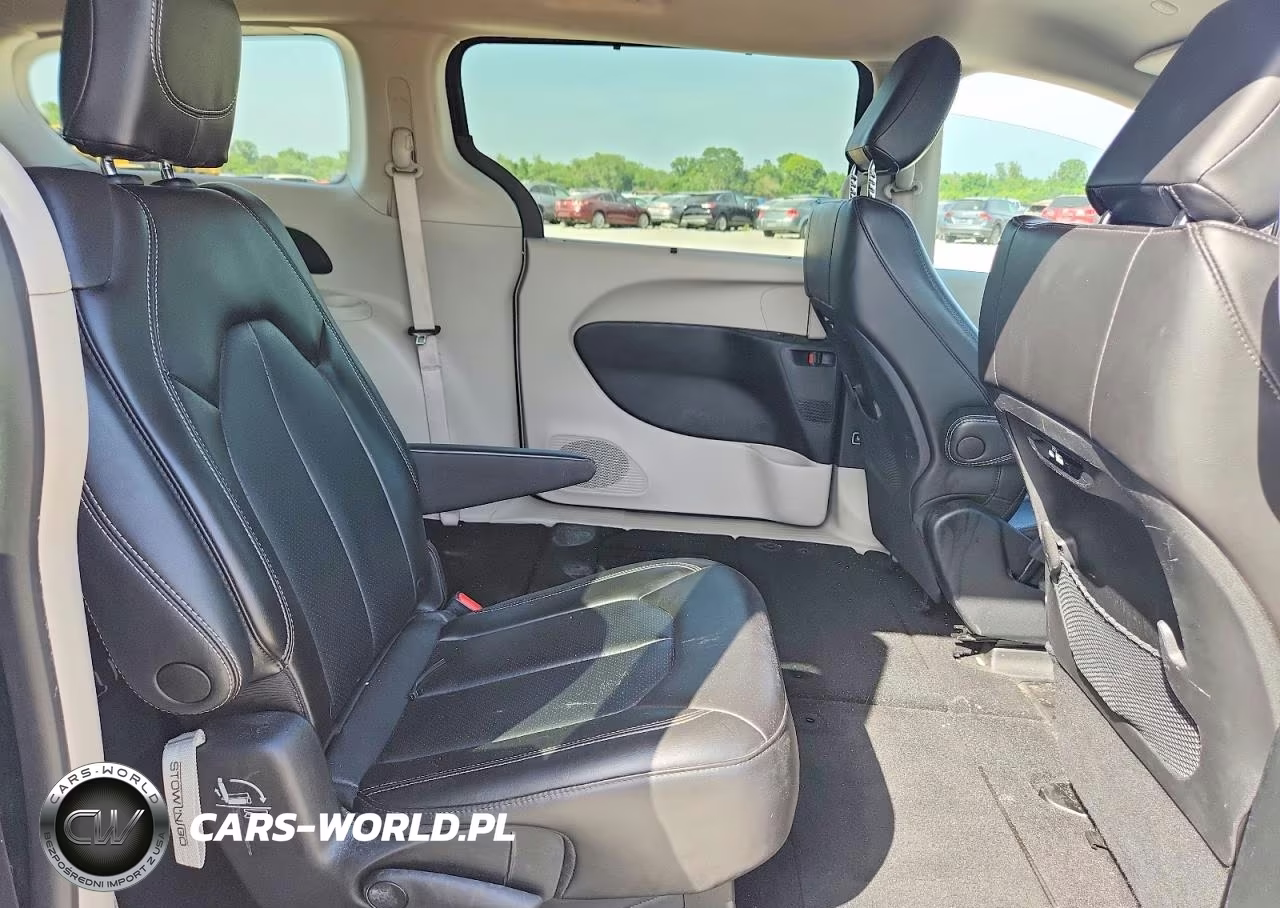 2023 Chrysler Pacifica Touring L VIN:2C4RC1BG2PR620900 - 11