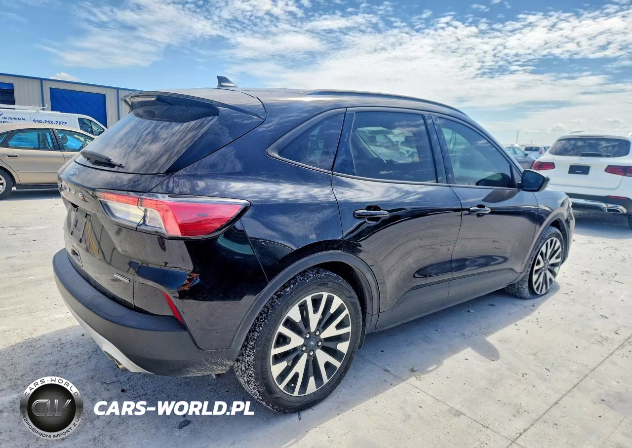2020 Ford Escape Se Sport VIN:1FMCU9BZ2LUB39671 - 3