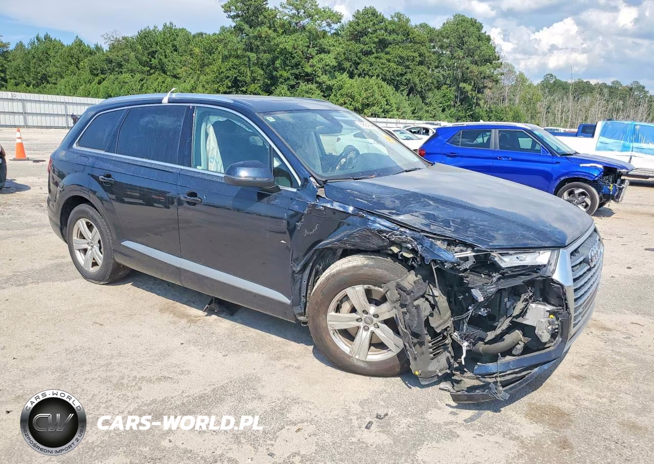 2017 Audi Q7 Premium Plus VIN:WA1LHAF70HD037550 - 4
