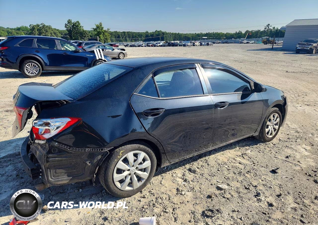 2018 Toyota Corolla Le VIN:2T1BURHE8JC015810 - 3