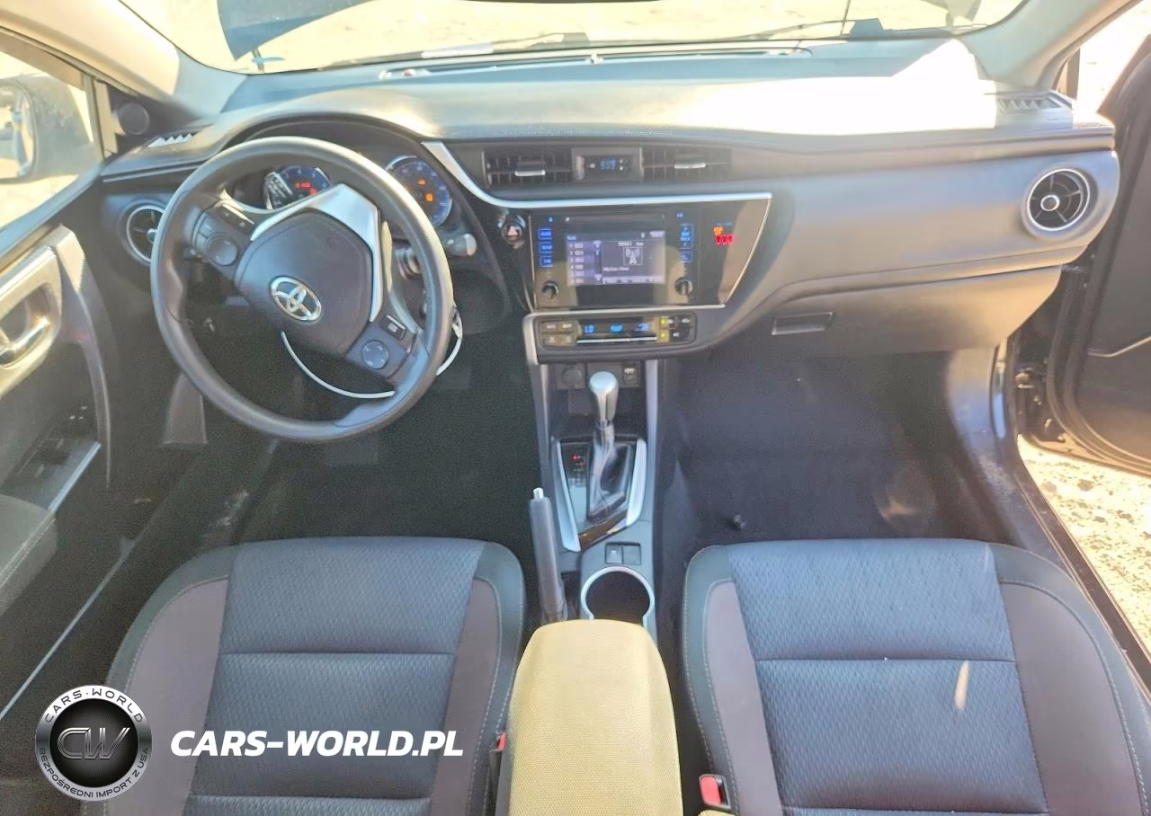2018 Toyota Corolla Le VIN:2T1BURHE8JC015810 - 8