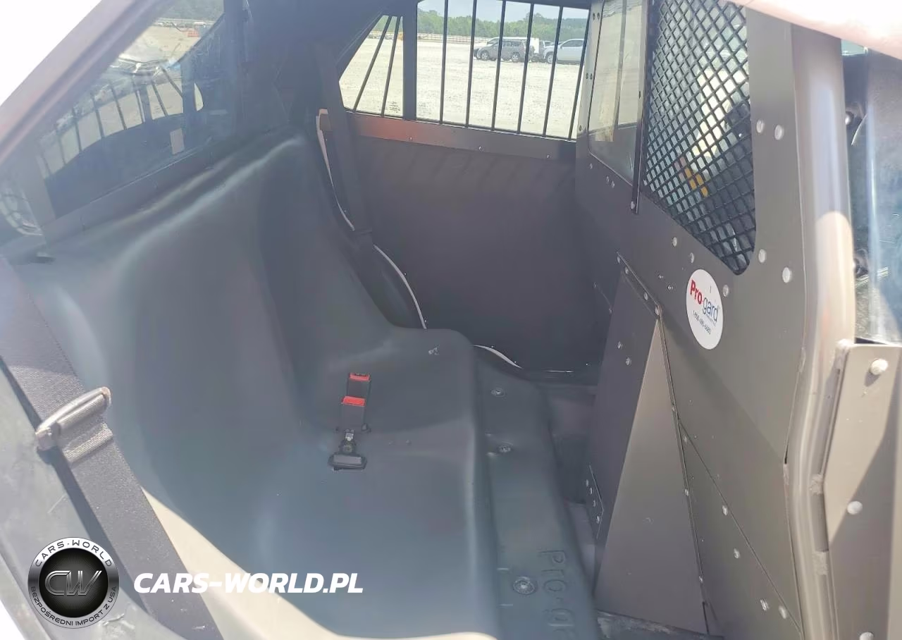 2019 Ford Explorer Police Interceptor VIN:1FM5K8AR8KGA62392 - 10