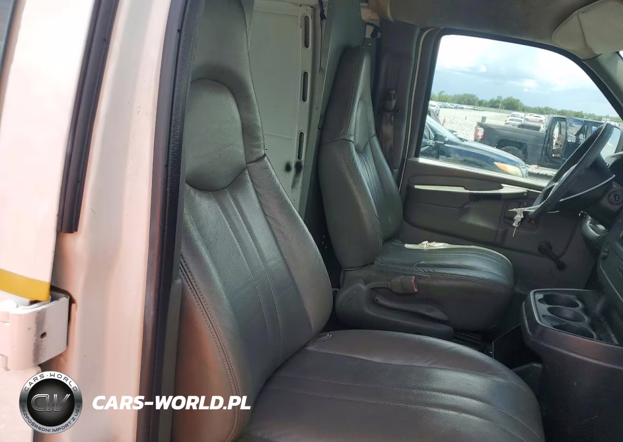 2008 Chevrolet Express G1500 VIN:1GCFG15XX81226876 - 10