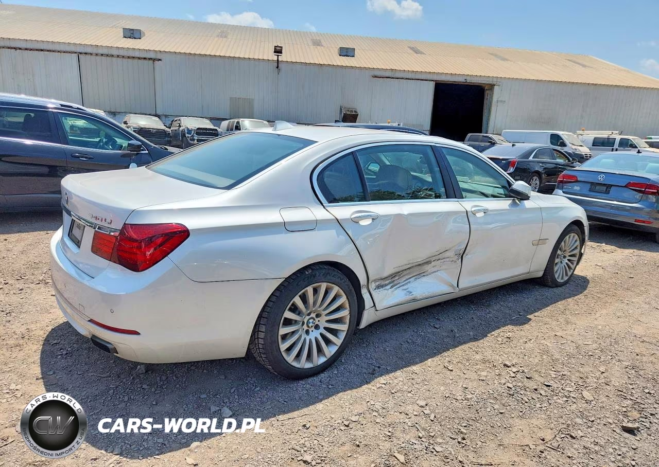 2013 BMW 740 Li VIN:WBAYE4C52DD137066 - 3