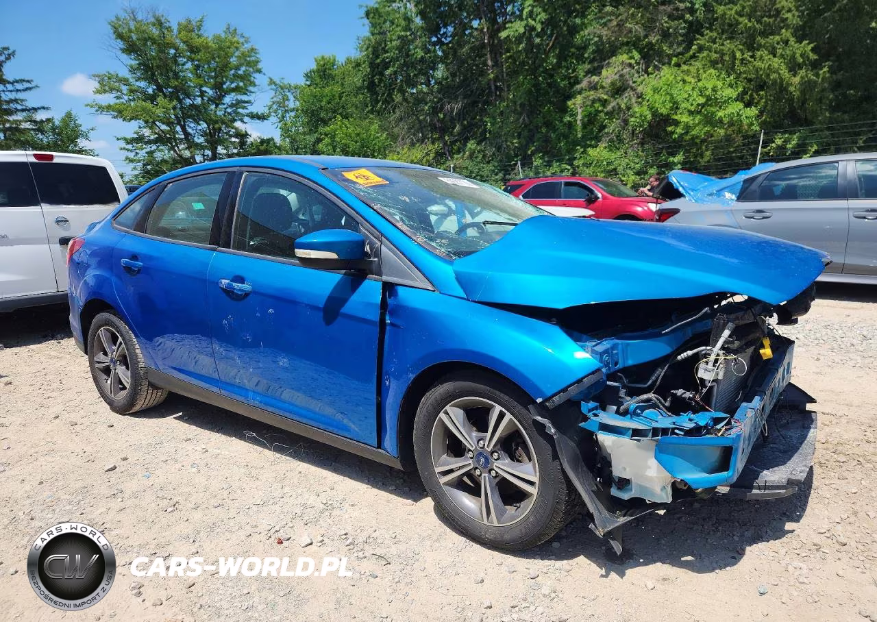 2014 Ford Focus Se VIN:1FADP3F28EL428496 - 4