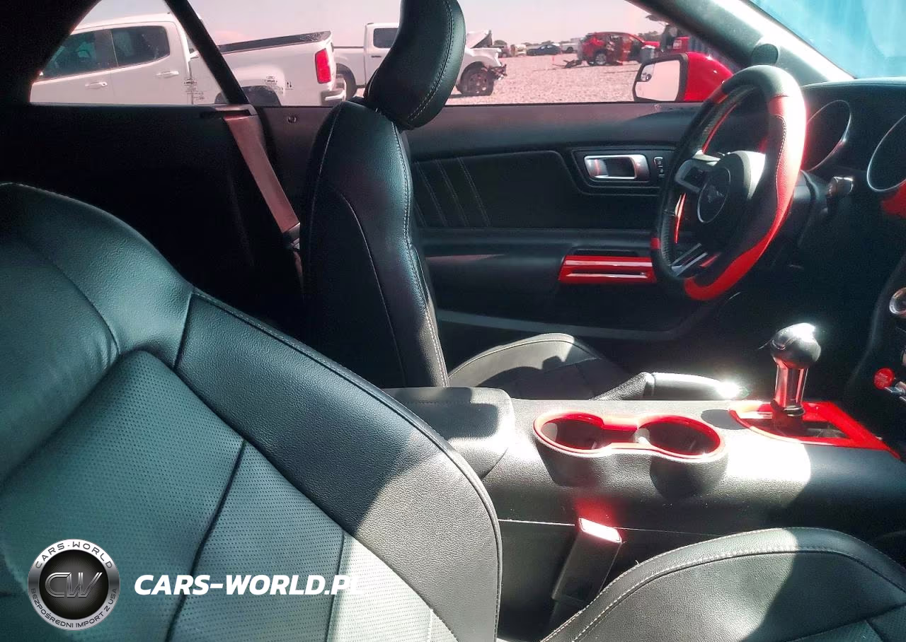 2020 Ford Mustang VIN:1FATP8UH5L5137696 - 10