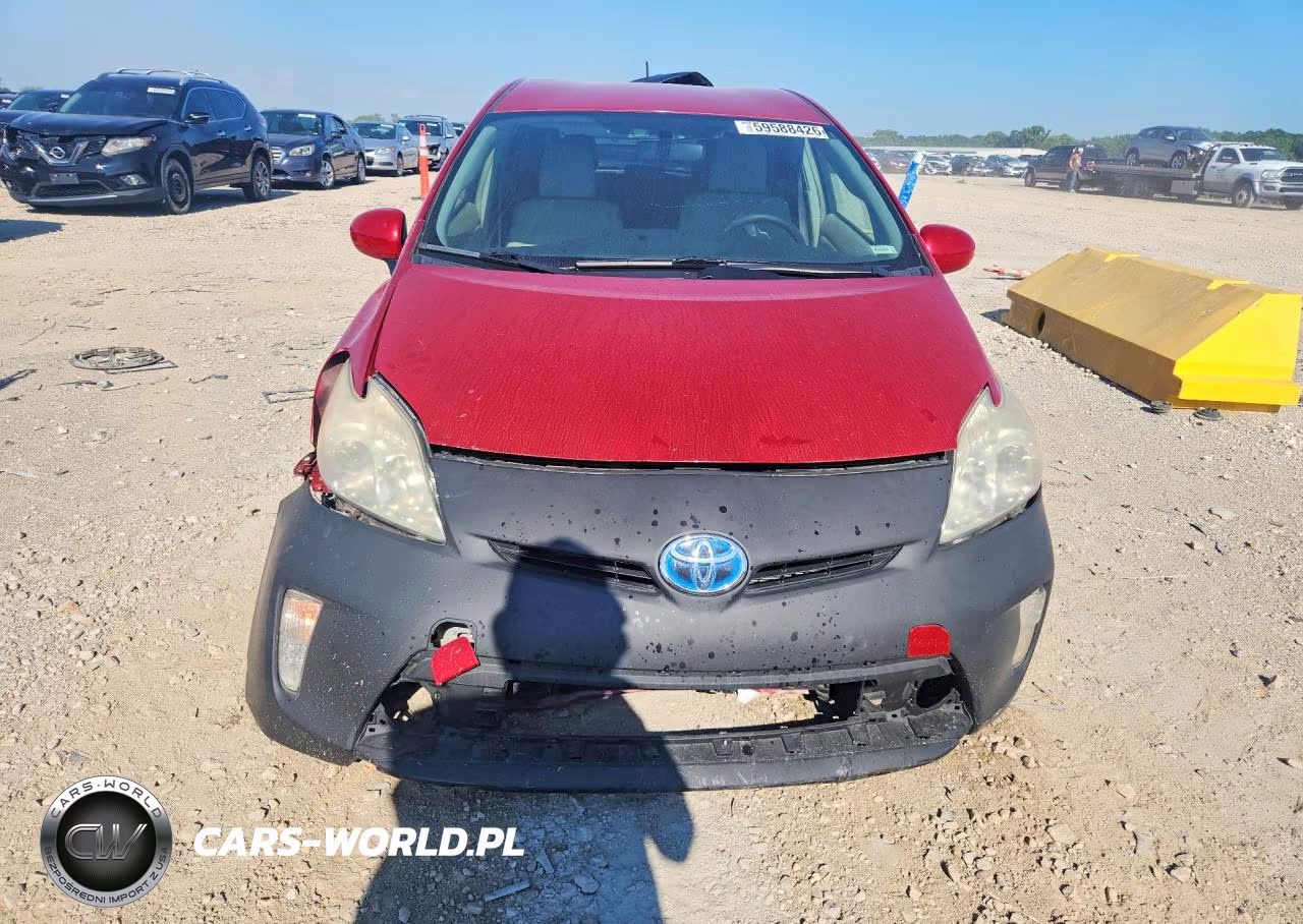 2014 Toyota Prius Two VIN:JTDKN3DU0E1743638 - 5