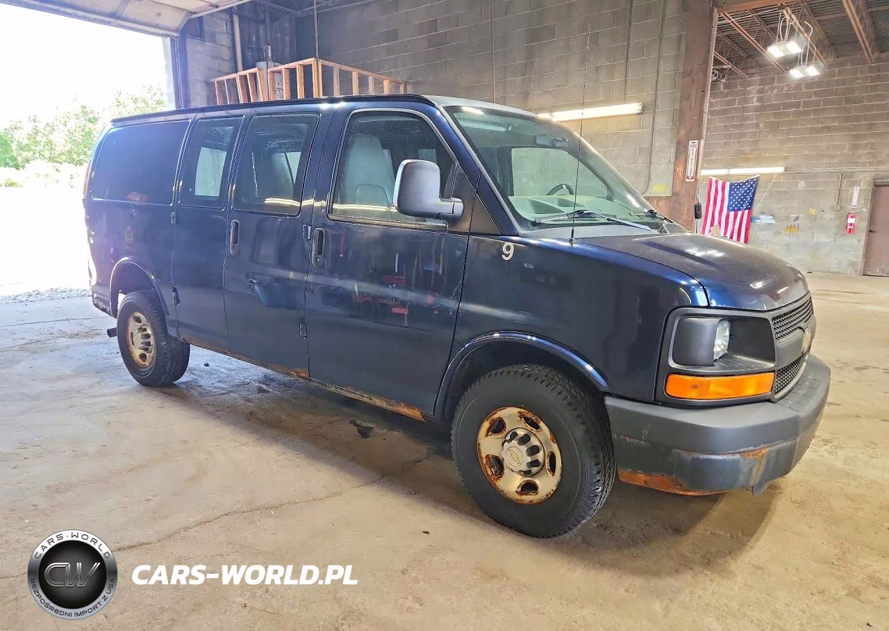 2011 Chevrolet Express G3500 VIN:1GCZGTCA7B1118942 - 4