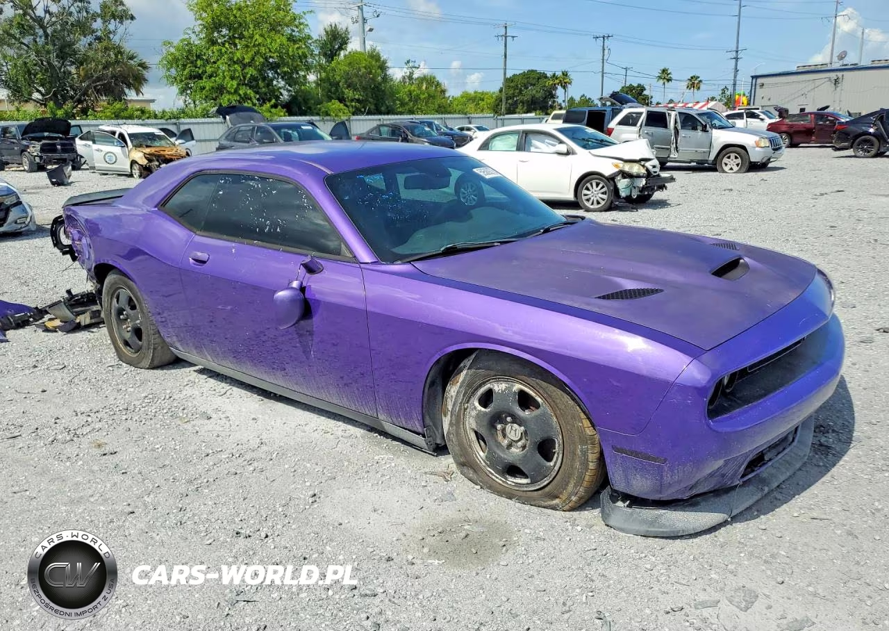 2018 Dodge Challenger Sxt VIN:2C3CDZAG7JH333170 - 4