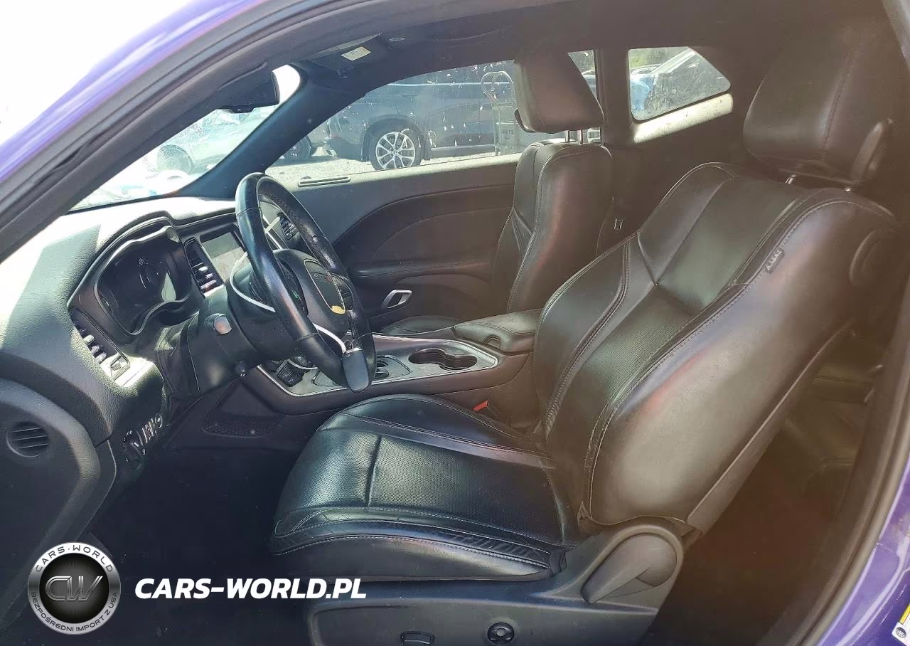 2018 Dodge Challenger Sxt VIN:2C3CDZAG7JH333170 - 7