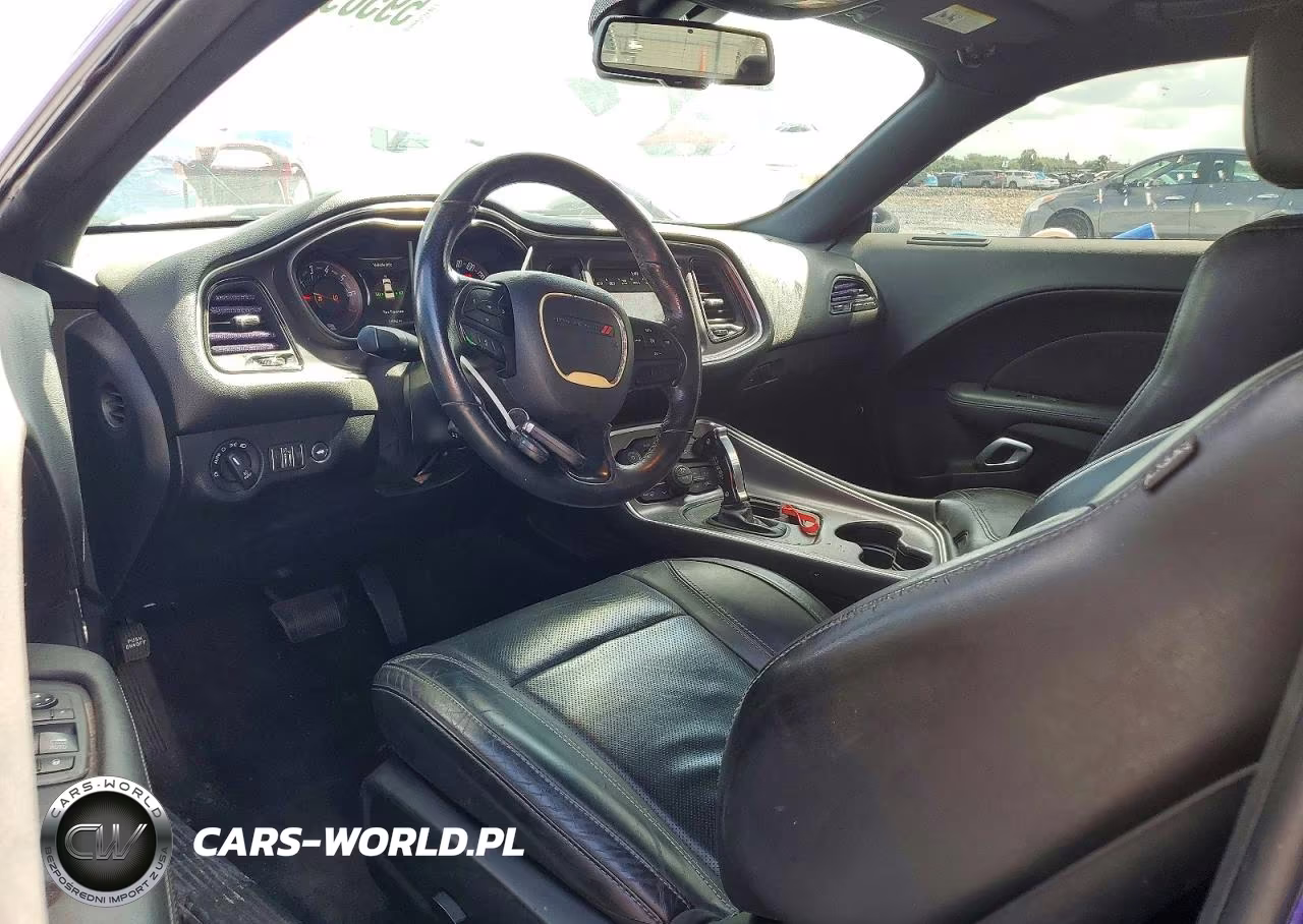 2018 Dodge Challenger Sxt VIN:2C3CDZAG7JH333170 - 8