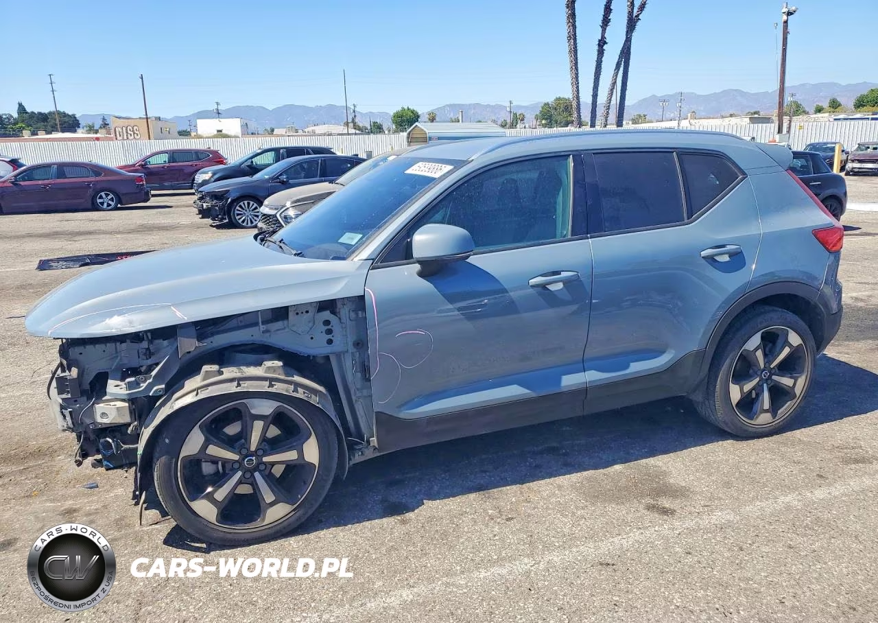 2021 Volvo Xc40 T5 Momentum